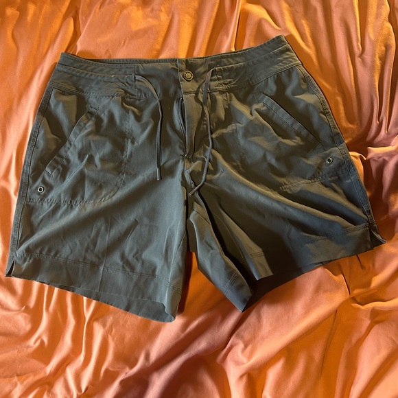Women’s Grey Athletic Works shorts - Picture 1 of 3